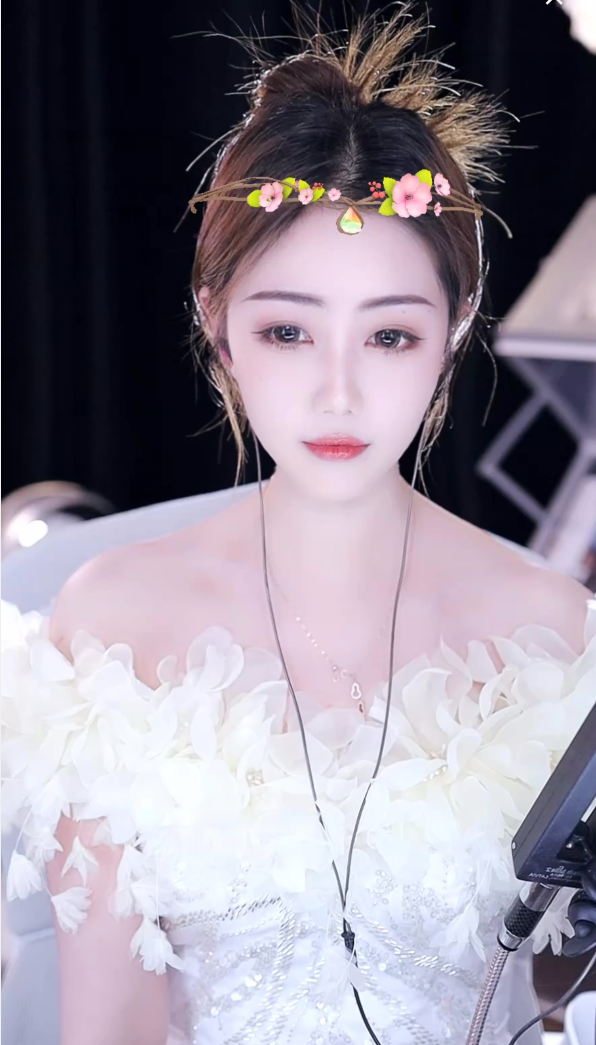 各公会抢主播模式开启,天晓率先响应YY新政策,电母星儿签约首秀(图3) 各公会抢主播模式开启,天晓率先响应YY新政策,电母星儿签约首秀(图3)