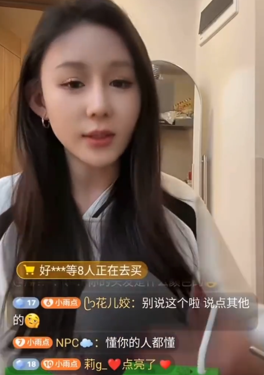 散打哥怒怼辛巴:谁强你怼谁,装干净高大尚!思雨否认吃cp红利(图5) 散打哥怒怼辛巴:谁强你怼谁,装干净高大尚!思雨否认吃cp红利(图5)