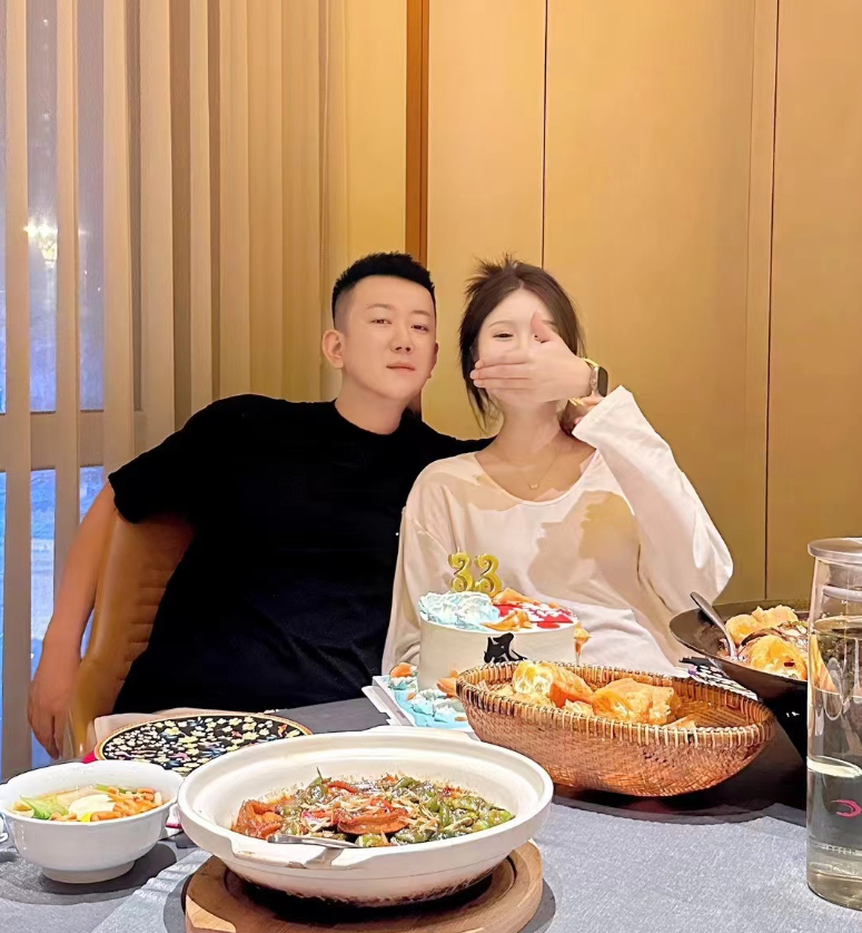 韩雅乐生日聚餐,沈美嘉即将生产,祸不单行,美女主播星妹妹家又失火!(图2) 韩雅乐生日聚餐,沈美嘉即将生产,祸不单行,美女主播星妹妹家又失火!(图2)