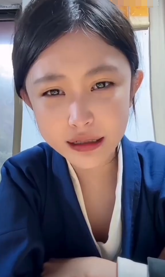 猫妹妹揭秘美白丸骗局,有用就没黑人了,刘二狗谈拥有时代的网红(图1) 猫妹妹揭秘美白丸骗局,有用就没黑人了,刘二狗谈拥有时代的网红(图1)
