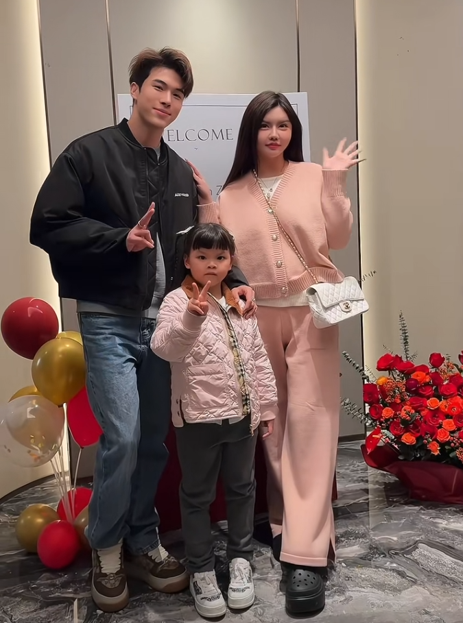宋浩然兑现承诺买下婚房,韩安冉否认房子2000万,否认炒作买热搜(图5) 宋浩然兑现承诺买下婚房,韩安冉否认房子2000万,否认炒作买热搜(图5)