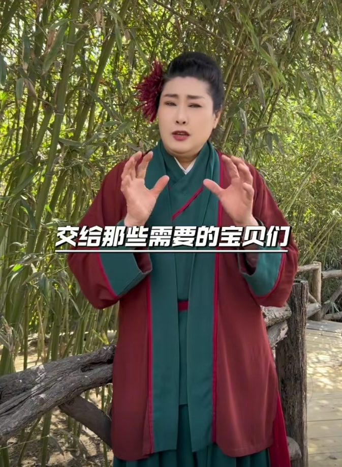 蹭流量被开封王婆赶下台?女网红遭受网暴回应,保留证据追究到底(图7) 蹭流量被开封王婆赶下台?女网红遭受网暴回应,保留证据追究到底(图7)