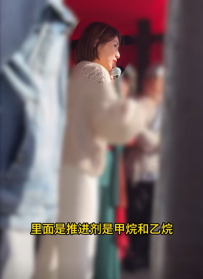 蹭流量被开封王婆赶下台?女网红遭受网暴回应,保留证据追究到底(图9) 蹭流量被开封王婆赶下台?女网红遭受网暴回应,保留证据追究到底(图9)