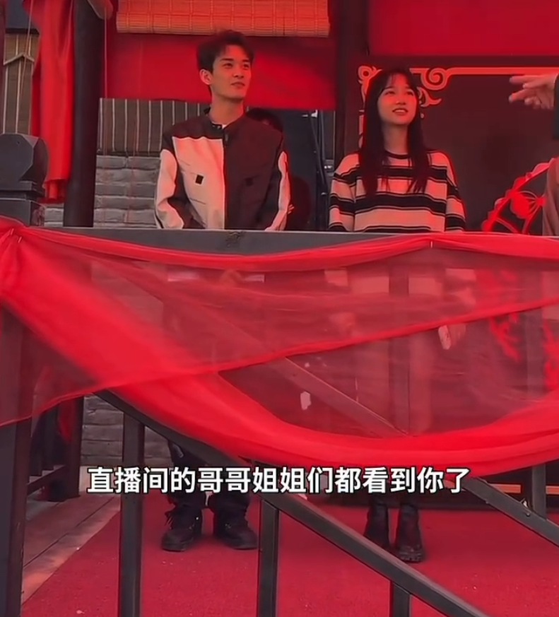 杜明远蹭流量,被王婆说媒赶下台,散打负了全世界,没负祁天道(图3) 杜明远蹭流量,被王婆说媒赶下台,散打负了全世界,没负祁天道(图3)
