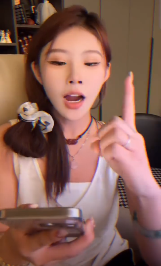 巴扎黑说二驴本来是可以回归的,梦瑶否认婚内出轨,当时还没在一起(图4) 巴扎黑说二驴本来是可以回归的,梦瑶否认婚内出轨,当时还没在一起(图4)