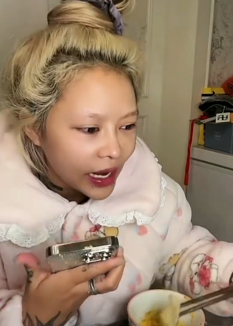 716依玥辛洋分手,牌伊点评已过情关,顾茜茜教网友男人哭穷怎么办(图5) 716依玥辛洋分手,牌伊点评已过情关,顾茜茜教网友男人哭穷怎么办(图5)
