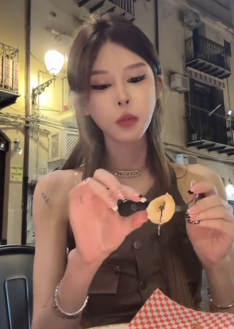 傲娇美殷世航同游意大利，16号回国！输不起？嘉文内涵依玥刷单(图5)
