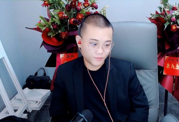不原谅!刘一手二郎不再是师徒,认识三天闪婚?网红攀娘允儿领证(图7) 不原谅!刘一手二郎不再是师徒,认识三天闪婚?网红攀娘允儿领证(图7)