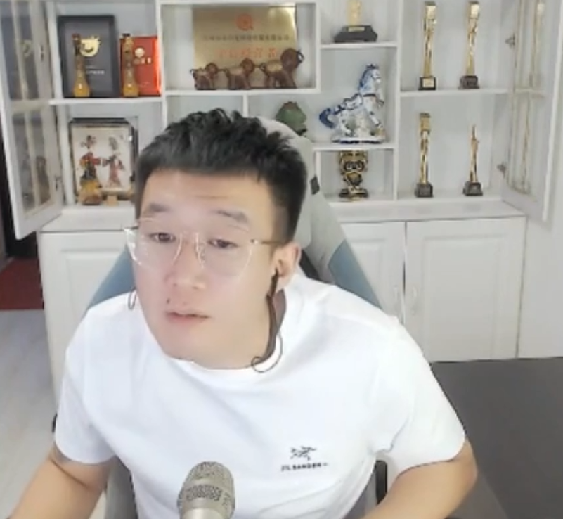小洲致歉:兰梦莎0哥没有分手!小白龙拿9星头条,300万内纯吃?(图7) 小洲致歉:兰梦莎0哥没有分手!小白龙拿9星头条,300万内纯吃?(图7)