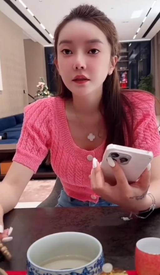天佑:阿扎不快乐可以随时走,阿宇预言:平荣怀孕99.9%生男孩(图4) 天佑:阿扎不快乐可以随时走,阿宇预言:平荣怀孕99.9%生男孩(图4)