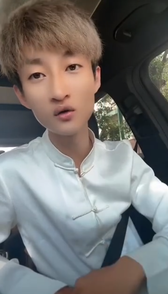 祁天道散打和平解约，恢复自由身！网友曝出王杉杉和杜明远谈恋爱了(图1)