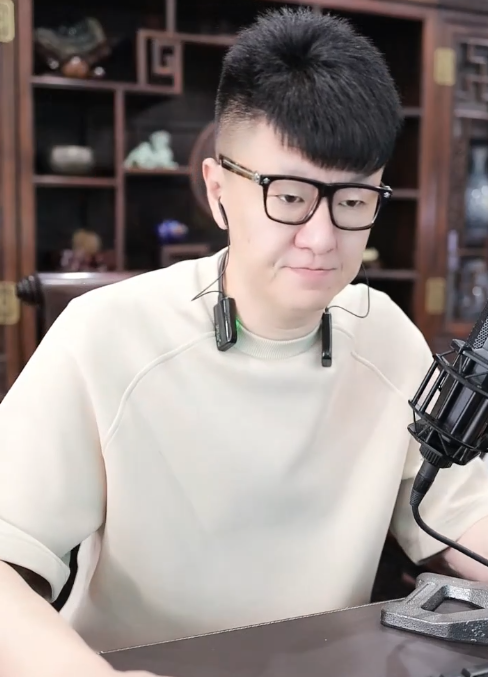 大佛接手国威差点失败,是YY拯救了自己,若浅蓝接手心悦,能来一半以上主播(图1) 大佛接手国威差点失败,是YY拯救了自己,若浅蓝接手心悦,能来一半以上主播(图1)