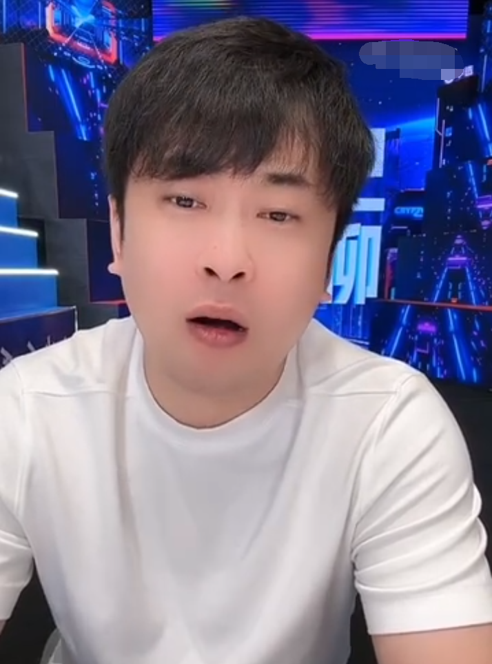 辛巴谈捐款,我爱祖国可以奉献生命!女儿亮相害怕受到伤害提前放话(图1) 辛巴谈捐款,我爱祖国可以奉献生命!女儿亮相害怕受到伤害提前放话(图1)
