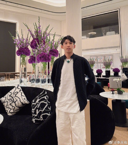 沈曼爆仙洋银行卡余额被惊住?天佑没把TA当回事,交代张浩不需说话(图3) 沈曼爆仙洋银行卡余额被惊住?天佑没把TA当回事,交代张浩不需说话(图3)