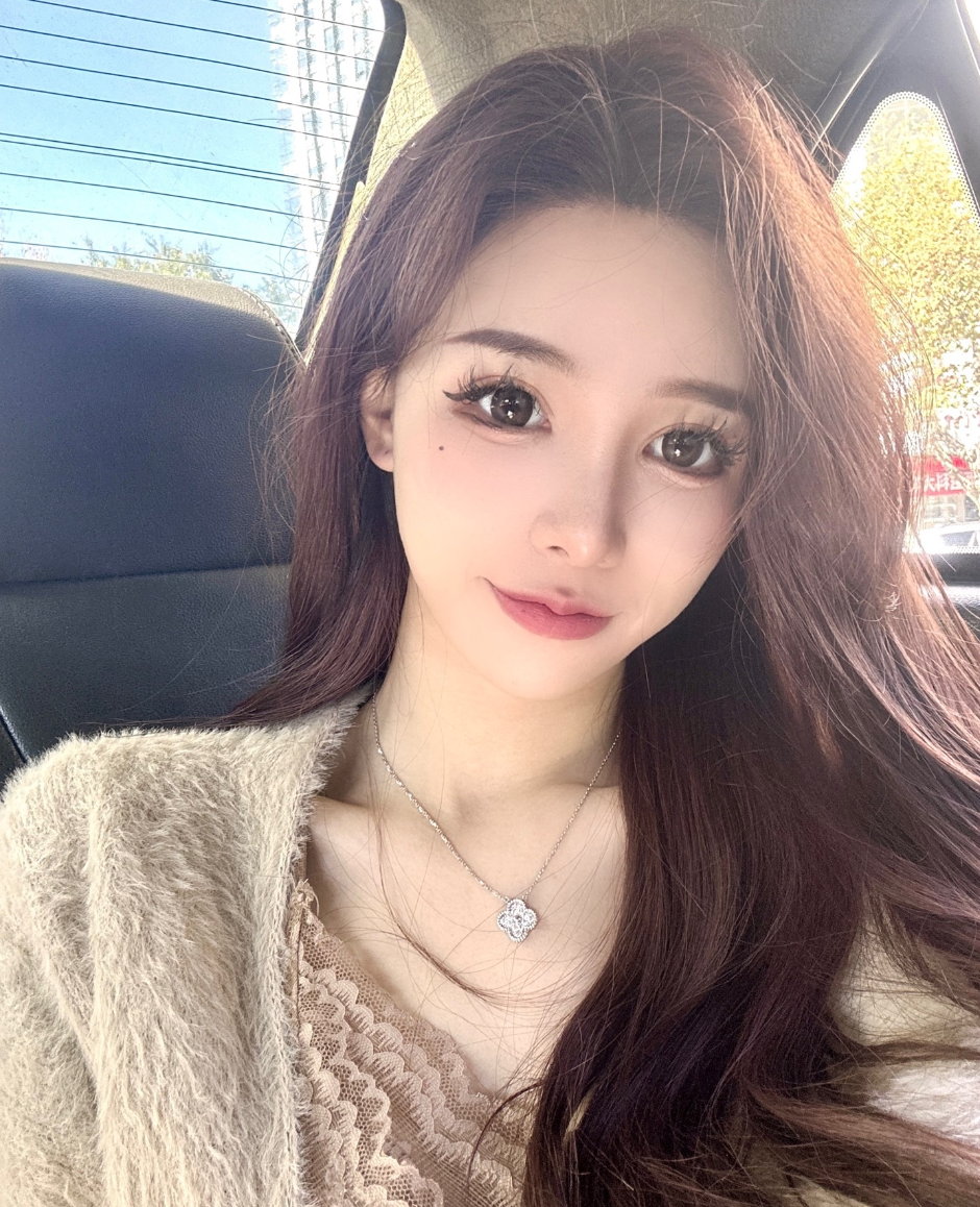 约女主播喝酒要价5K?500一杯能喝100杯,直言女模上班都有3K呢(图1) 约女主播喝酒要价5K?500一杯能喝100杯,直言女模上班都有3K呢(图1)