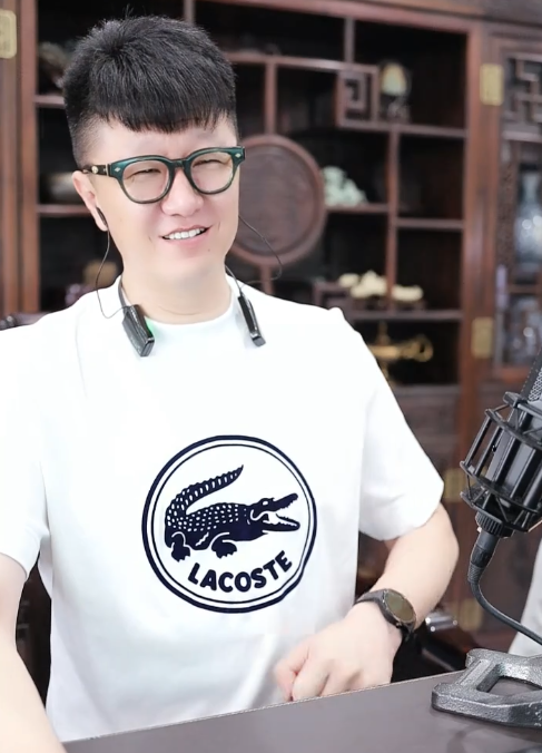 王杉杉否认和杜明远谈恋爱?小天天奔赴哲领?师父大佛祝福(图4) 王杉杉否认和杜明远谈恋爱?小天天奔赴哲领?师父大佛祝福(图4)