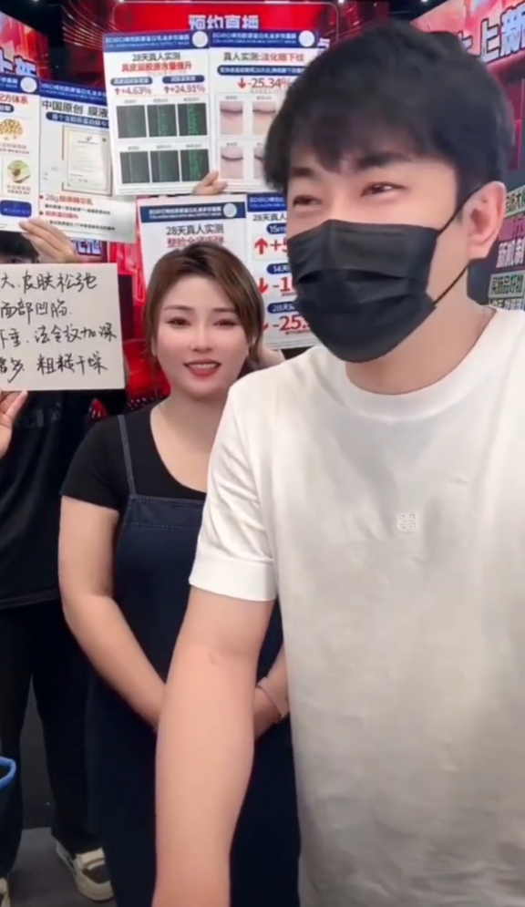 散打点评辛巴宇文泡闹掰,辛巴让刘小啦学习,首场带货必须破亿 !(图5) 散打点评辛巴宇文泡闹掰,辛巴让刘小啦学习,首场带货必须破亿 !(图5)