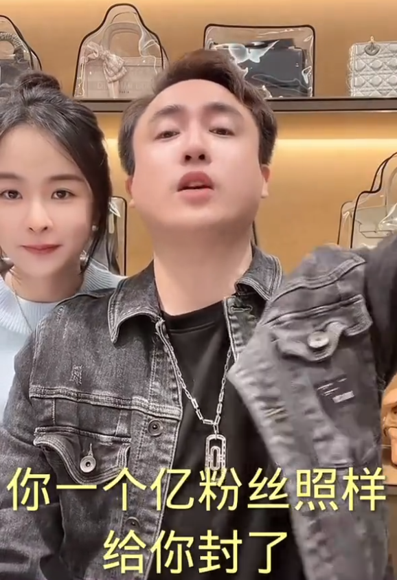 巴扎黑讲述‘进去’2年多前因后果!散打哥:普通人别跟KS干,你干不过!(图5) 巴扎黑讲述‘进去’2年多前因后果!散打哥:普通人别跟KS干,你干不过!(图5)