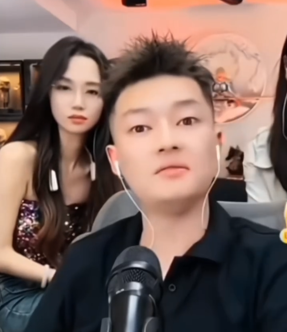 宇文泡:说我反骨是质疑辛巴!李四、老葛、祁天道、二子爷相互和好?(图3) 宇文泡:说我反骨是质疑辛巴!李四、老葛、祁天道、二子爷相互和好?(图3)