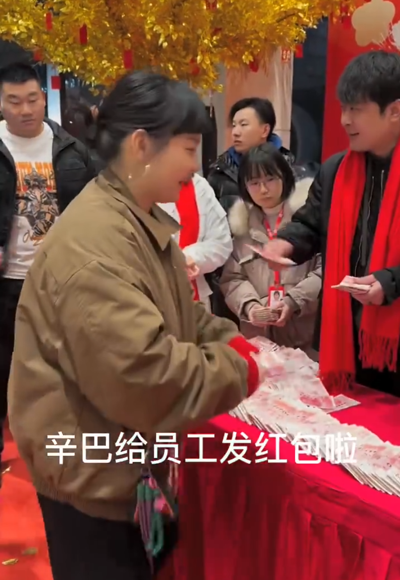 黄子韬称送车是“随口一说”，但会履行诺言！辛巴要花15亿开超市？(图4)