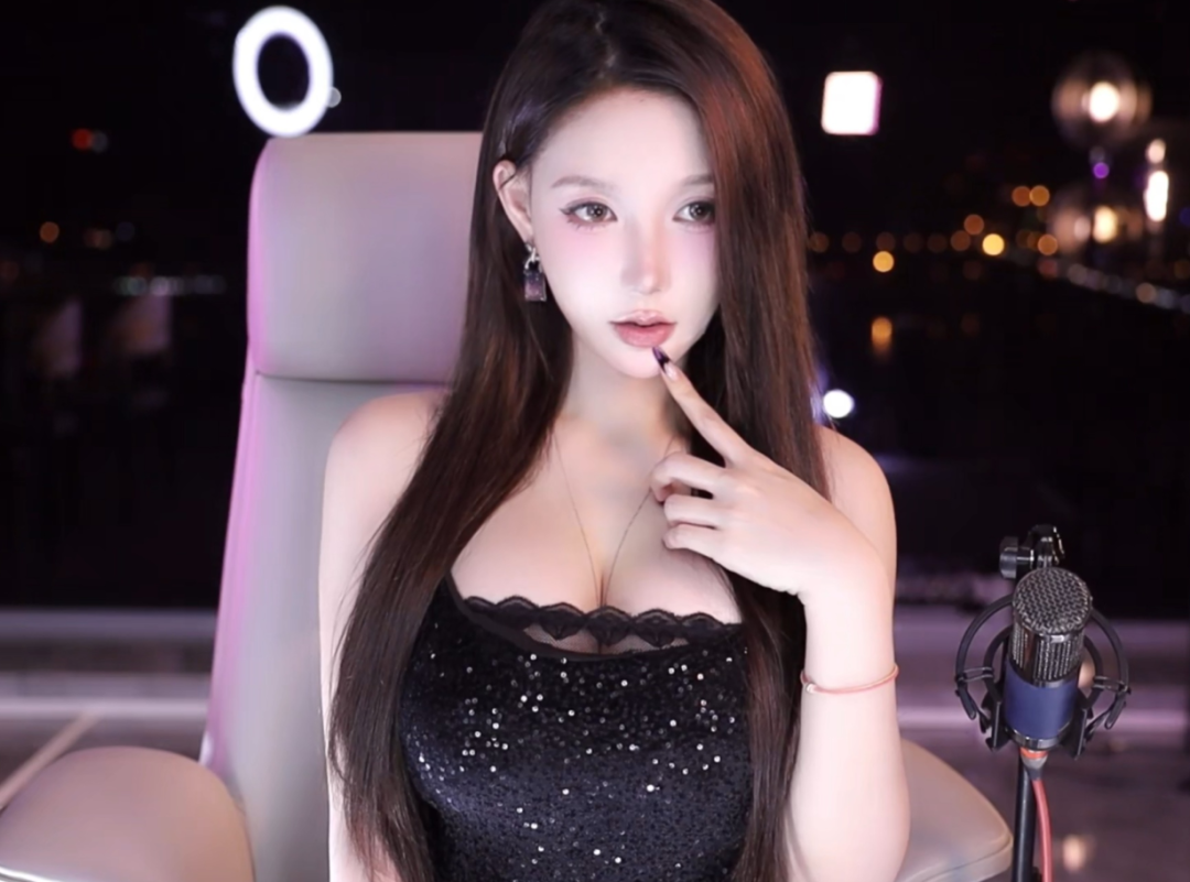 斗鱼给的“彩礼”太少了，米娜穿婚纱停播退鱼，不会退网还会见面(图7)