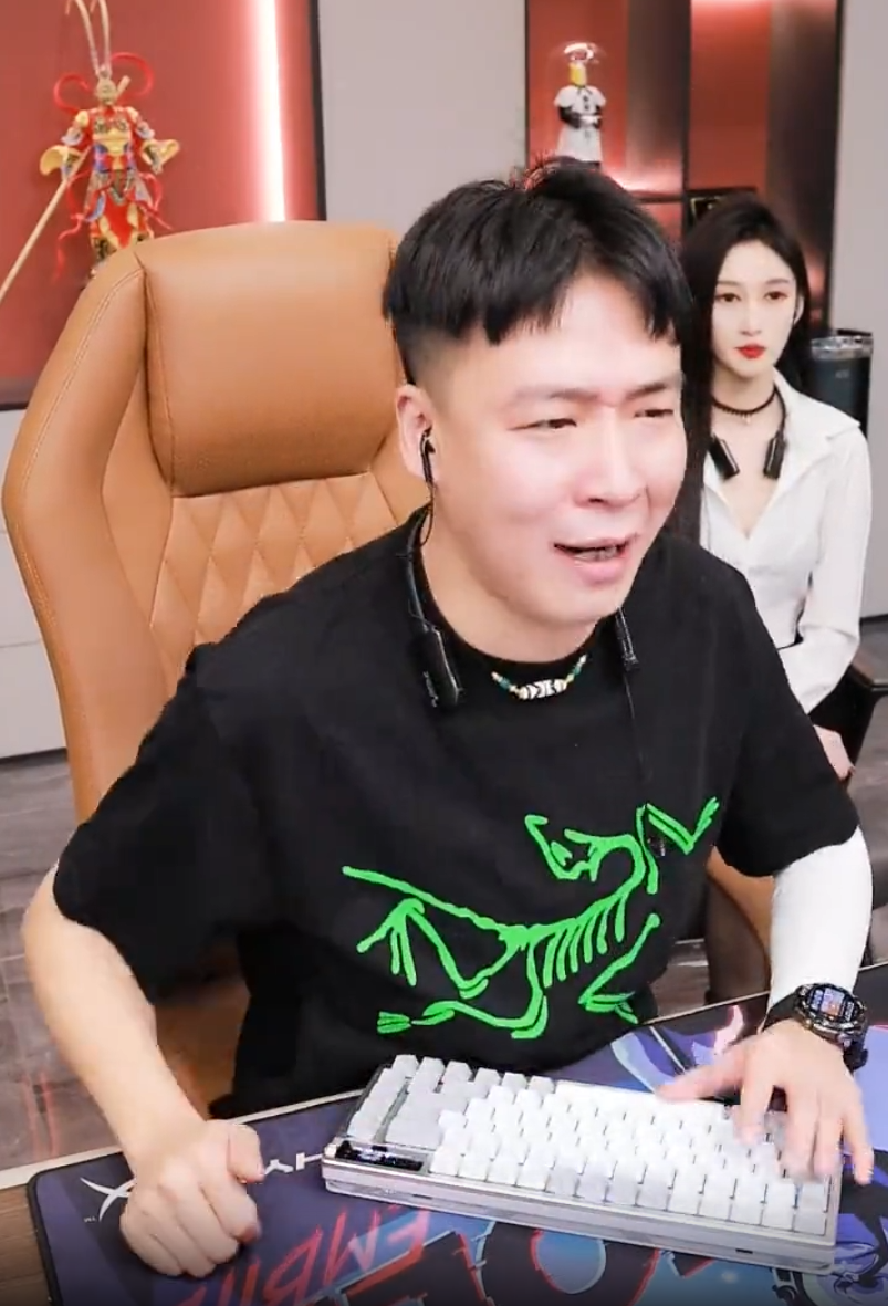 二驴方丈曾酒后相约一起离婚？挺哥吐槽刘一手年会带走6瓶茅台！(图4)