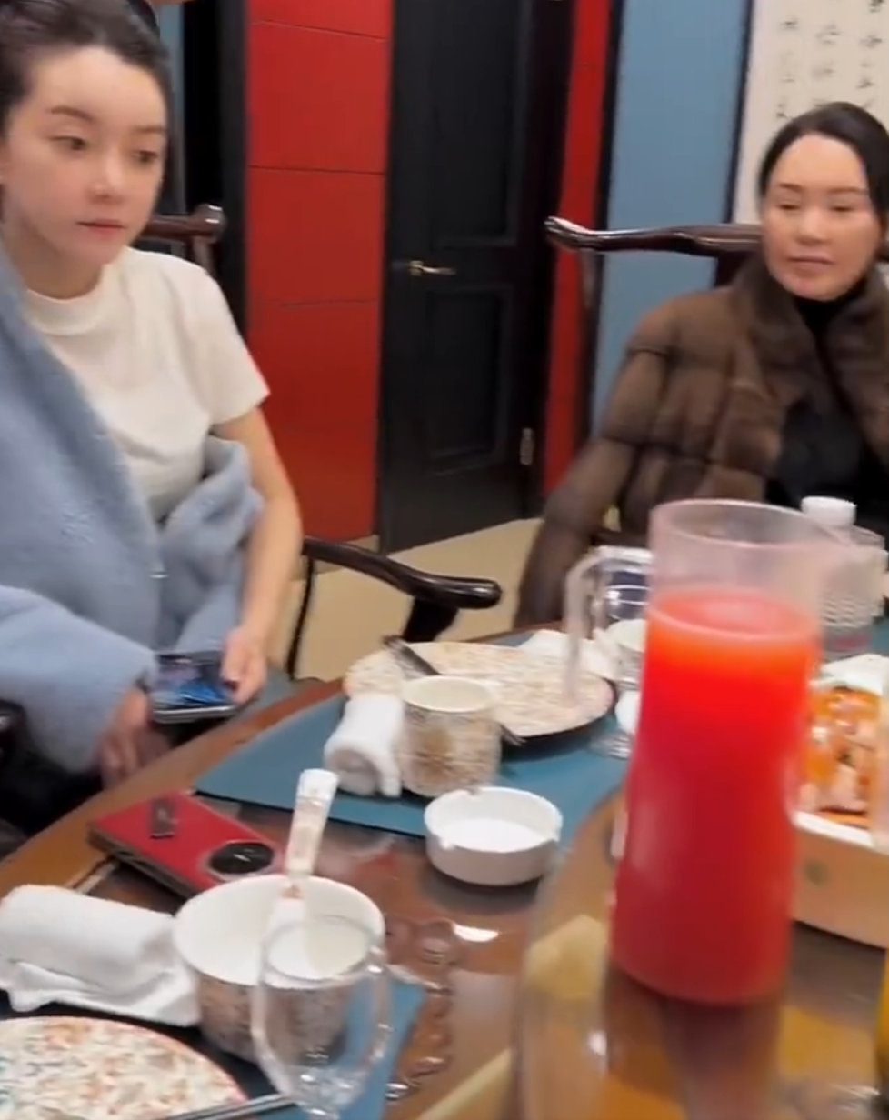 天佑机场接机第三任丈母娘，这次认真了？仙家大内斗2020年就开始了(图7)