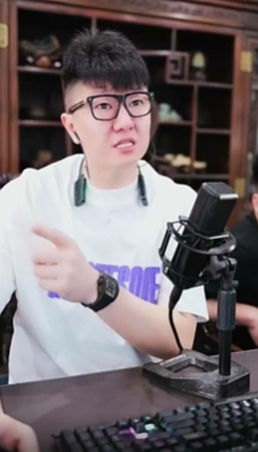 崔阿扎目前已认可,天佑“谈判”丈母娘!大佛见芮甜甜,媳妇要离婚?(图5) 崔阿扎目前已认可,天佑“谈判”丈母娘!大佛见芮甜甜,媳妇要离婚?(图5)