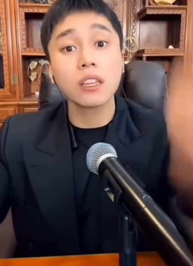 前妻的诋毁,刘二狗讲述三起三落!韩安冉称不整容老了更吓人(图1) 前妻的诋毁,刘二狗讲述三起三落!韩安冉称不整容老了更吓人(图1)