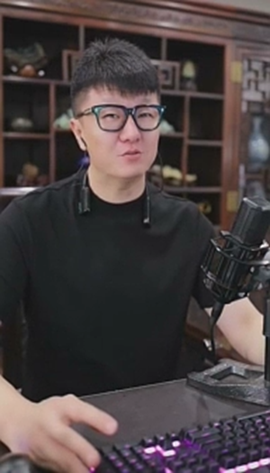 王杉杉杜明远同框直播人气一万多,被老恩师起诉?大佛气晕了(图4) 王杉杉杜明远同框直播人气一万多,被老恩师起诉?大佛气晕了(图4)
