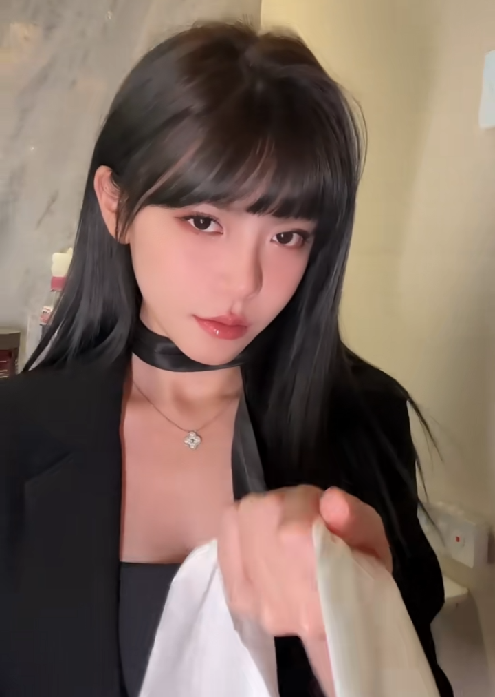 从一姐到精神小妹,昔日大主播风光不再,周淑怡人气暴跌至两三千(图3) 从一姐到精神小妹,昔日大主播风光不再,周淑怡人气暴跌至两三千(图3)