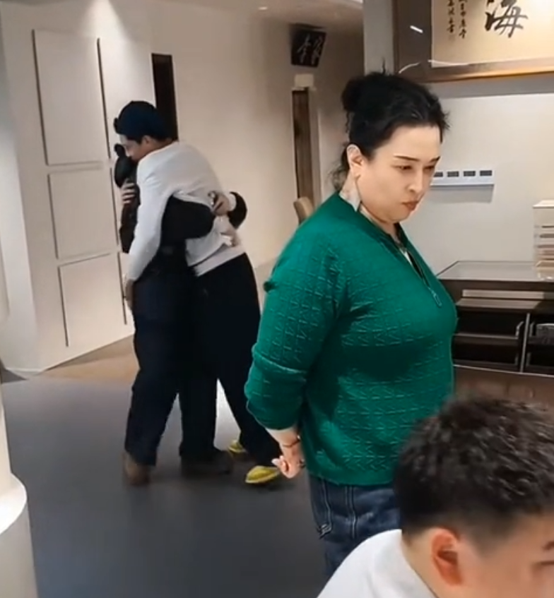 天佑回应阿哲要随礼：我敢发请帖！在那被“绿”，女网红不去杭州发展(图2)