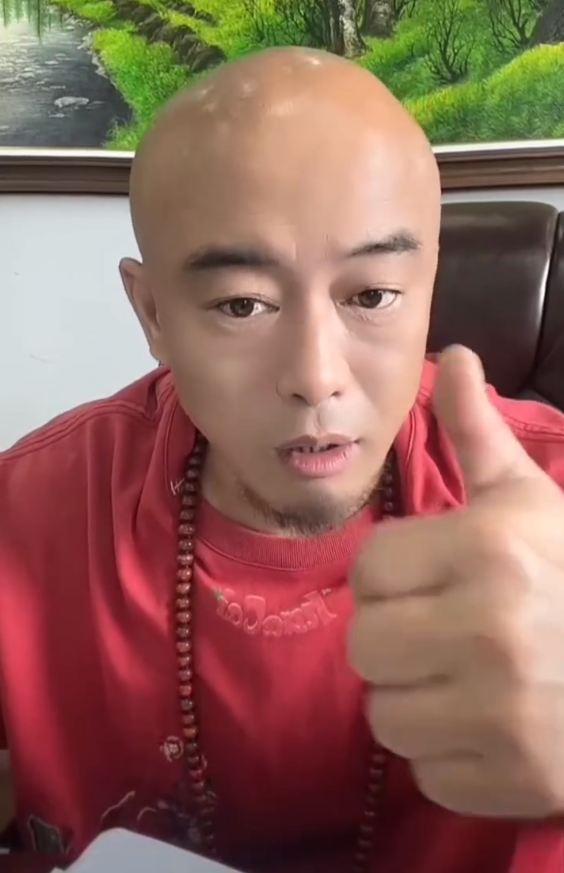 寂寞内涵祁天道不替辛巴出征?丁老五澄清散打哥没输1个亿!(图4) 寂寞内涵祁天道不替辛巴出征?丁老五澄清散打哥没输1个亿!(图4)