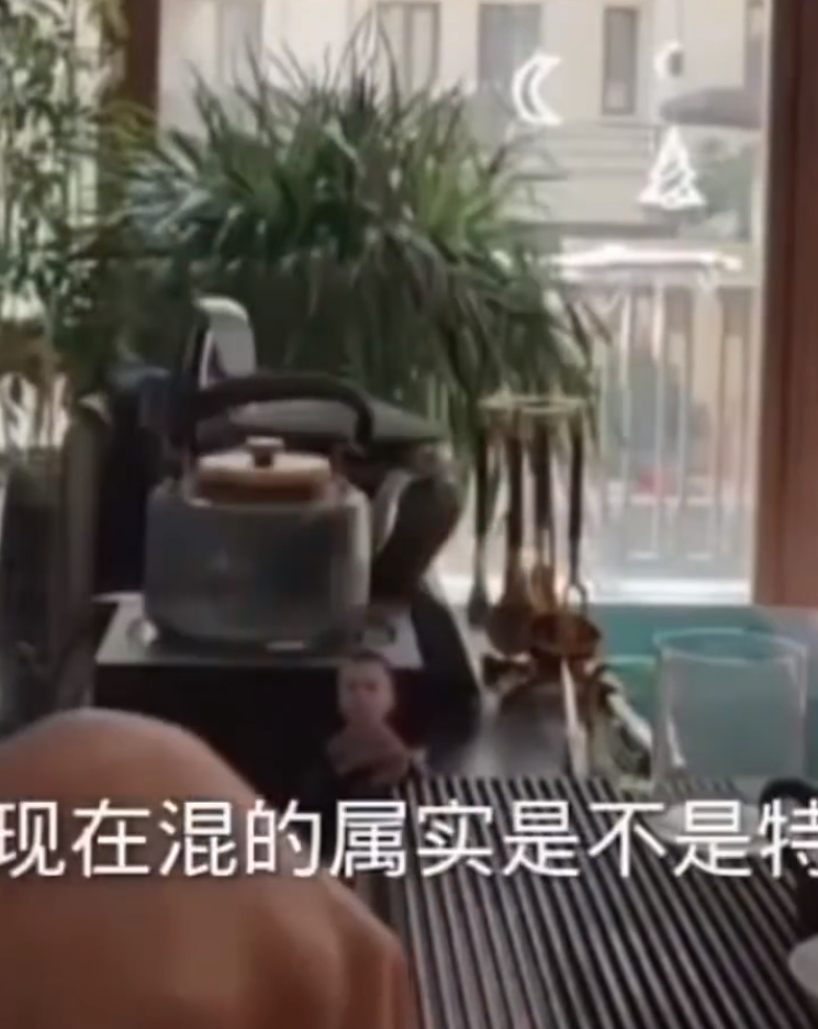 天佑:王小源刘一手混的不好,阿哲回应官司,小人穿小鞋防不住(图1) 天佑:王小源刘一手混的不好,阿哲回应官司,小人穿小鞋防不住(图1)