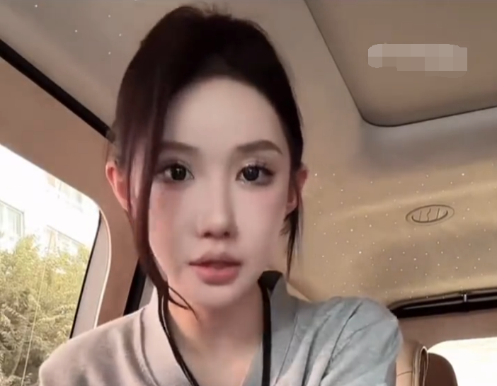 薛小婉讲述韩国流水线式整容经历,小胖否认二驴将回归,是以讹传讹(图1) 薛小婉讲述韩国流水线式整容经历,小胖否认二驴将回归,是以讹传讹(图1)