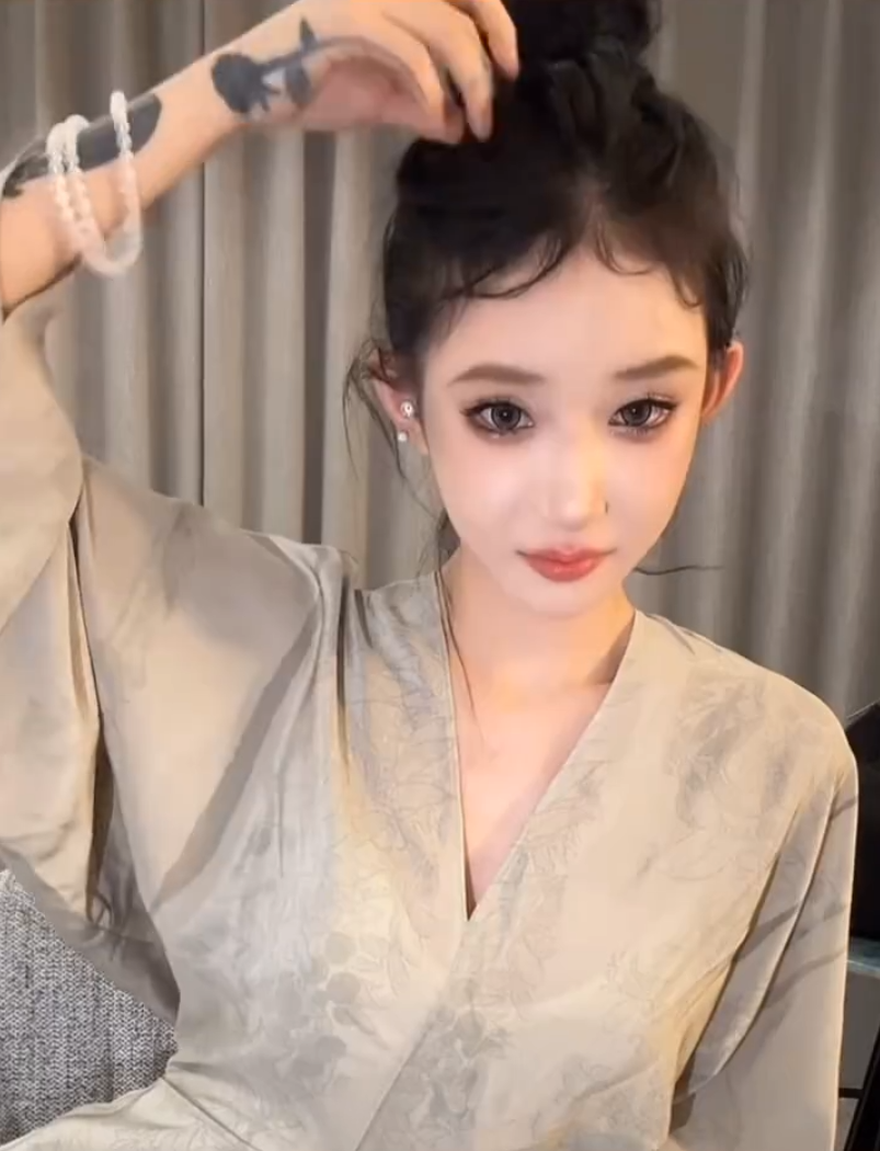 薛小婉讲述韩国流水线式整容经历,小胖否认二驴将回归,是以讹传讹(图2) 薛小婉讲述韩国流水线式整容经历,小胖否认二驴将回归,是以讹传讹(图2)
