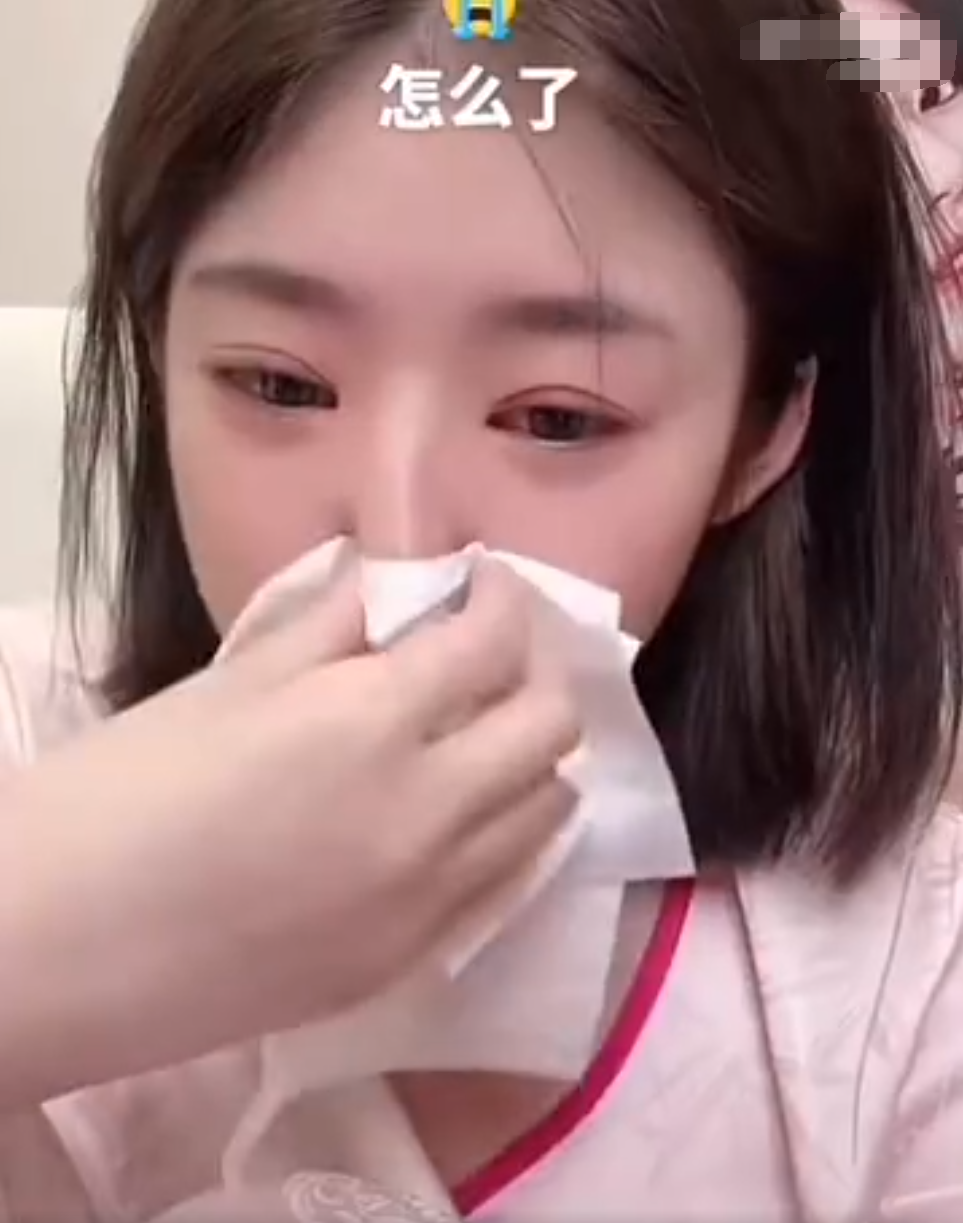 黄一鸣入住王思聪赠送的豪宅,宝玉澄清跟刘二狗只是拍个视频?(图2) 黄一鸣入住王思聪赠送的豪宅,宝玉澄清跟刘二狗只是拍个视频?(图2)