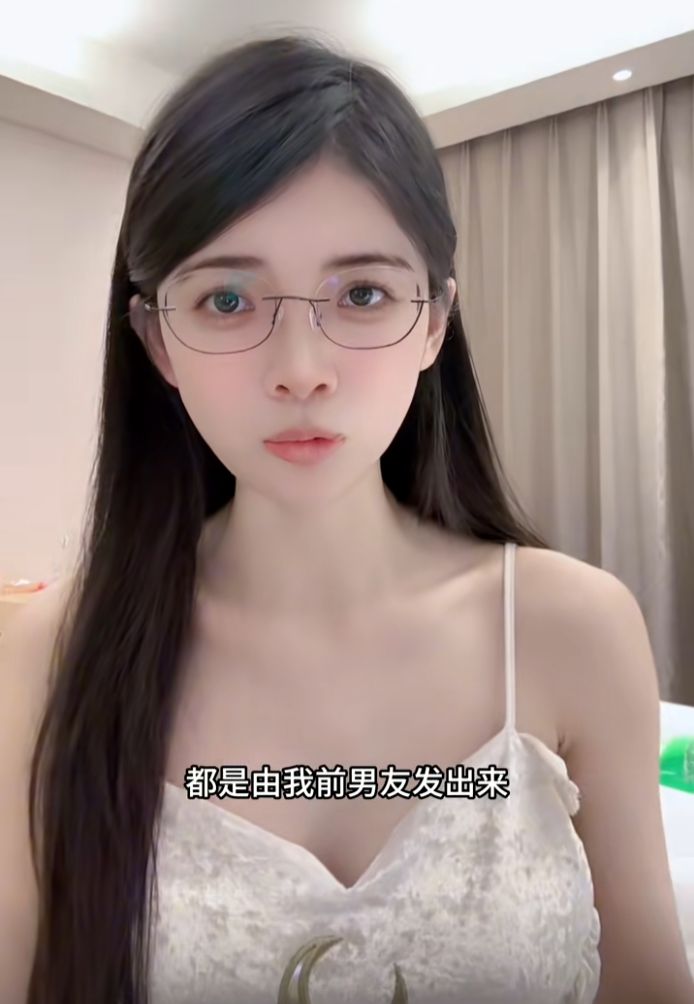 自称“女菩萨”否认骗粉丝钱,狗头萝莉澄清争议,会努力做个好人(图3) 自称“女菩萨”否认骗粉丝钱,狗头萝莉澄清争议,会努力做个好人(图3)