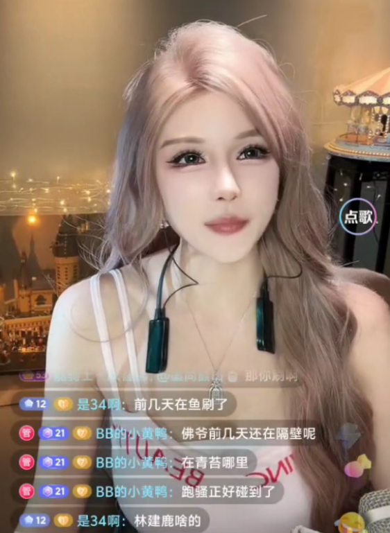 直播圈内幕:女主播“小火郭”与神豪“佛爷”的“酒后故事”(图4) 直播圈内幕:女主播“小火郭”与神豪“佛爷”的“酒后故事”(图4)