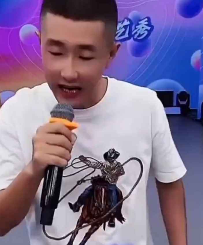 张二嫂不敢回家乡,怕被黑去漂流了!杜明远追王杉衫1个月在一起了(图2) 张二嫂不敢回家乡,怕被黑去漂流了!杜明远追王杉衫1个月在一起了(图2)