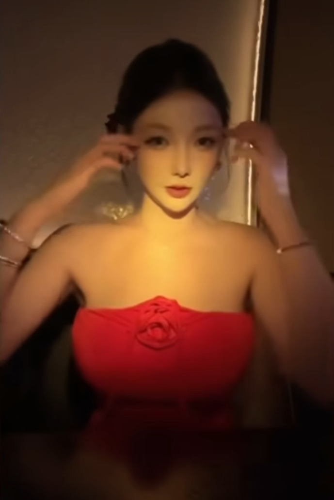 首次直播就违规被“抬走”,米娜小号某音开播,绝不退网还要挣钱!(图7) 首次直播就违规被“抬走”,米娜小号某音开播,绝不退网还要挣钱!(图7)