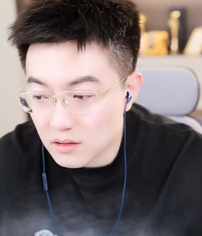 玄律自曝8月份“纯赚”20万?已筹备法务团队!小白曝分手不是炒作(图1) 玄律自曝8月份“纯赚”20万?已筹备法务团队!小白曝分手不是炒作(图1)