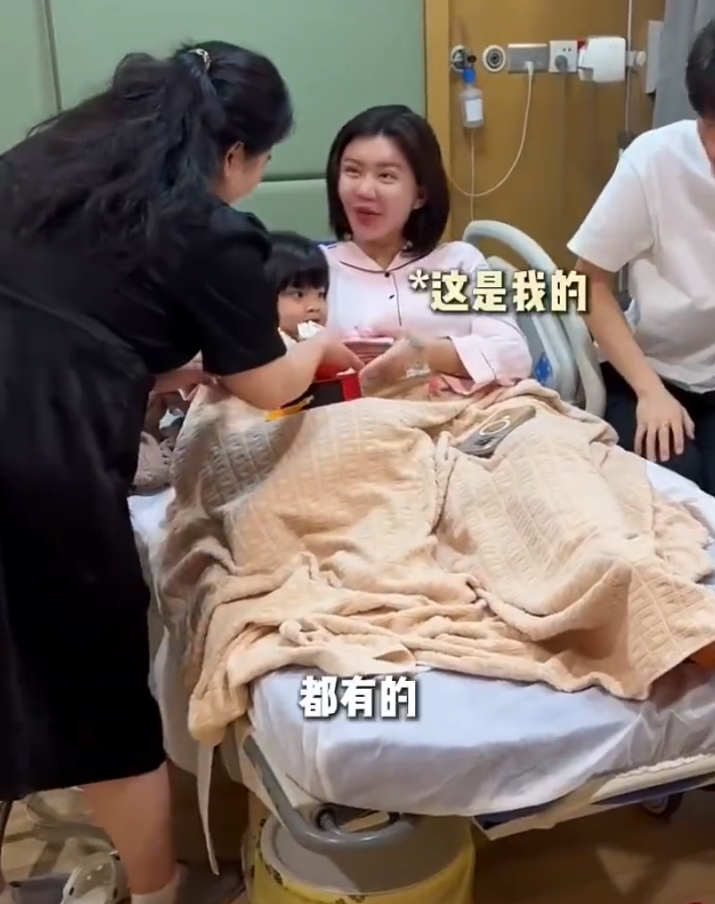 方丈老葛走不走动取决于钱?韩安冉喊喊话妈妈:需要你时都不在(图5) 方丈老葛走不走动取决于钱?韩安冉喊喊话妈妈:需要你时都不在(图5)