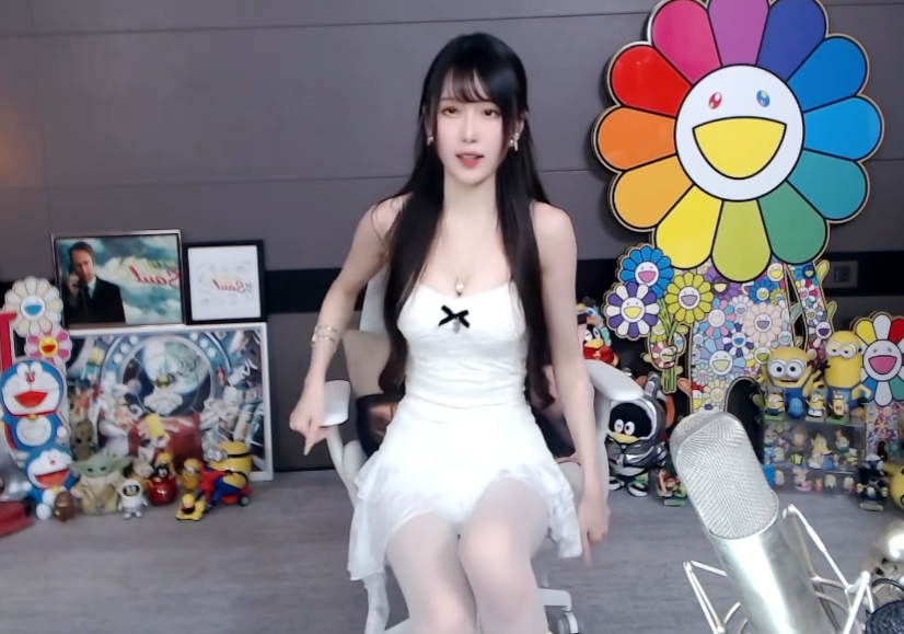 不愧是顶级Coser,腐团儿晒中秋美照,粉丝:这腿比为夫命还长(图1) 不愧是顶级Coser,腐团儿晒中秋美照,粉丝:这腿比为夫命还长(图1)