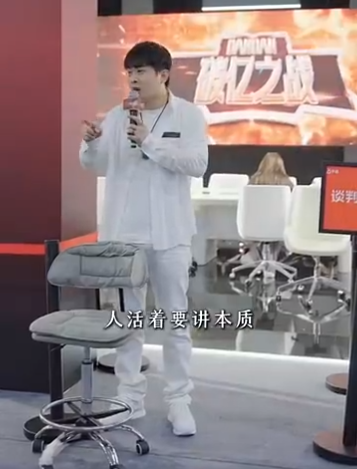 辛巴表示：我能看到事情本质，吴迪称签的合同，不能在ks随便播(图1)