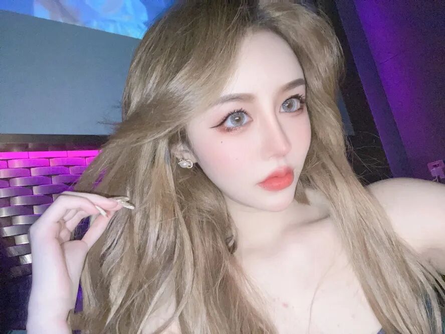 只是想“透”我?问我要不正经视频,女主播自曝与大哥仅恋爱两日(图4) 只是想“透”我?问我要不正经视频,女主播自曝与大哥仅恋爱两日(图4)