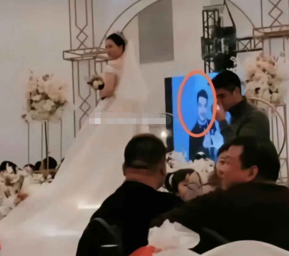 妖怪爆三只羊嘴哥结过婚还吵CP?辛巴账号后台7亿余额曝光(图2) 妖怪爆三只羊嘴哥结过婚还吵CP?辛巴账号后台7亿余额曝光(图2)