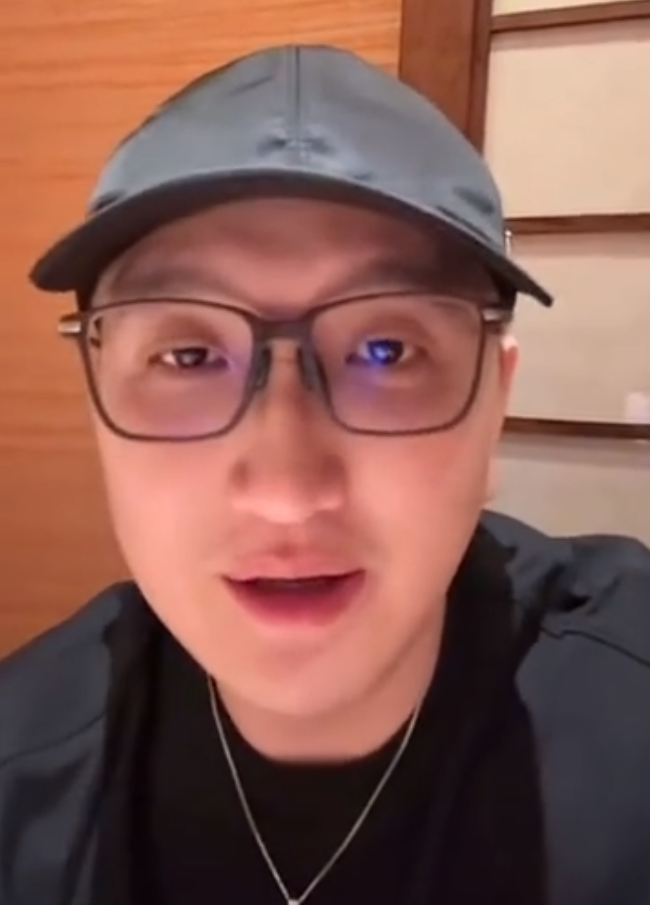 妖怪爆三只羊嘴哥结过婚还吵CP?辛巴账号后台7亿余额曝光(图3) 妖怪爆三只羊嘴哥结过婚还吵CP?辛巴账号后台7亿余额曝光(图3)