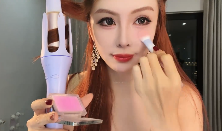 又一“开山鼻祖”告别!“3S女神”张琪格合约到期,为首秀完美做医美(图1) 又一“开山鼻祖”告别!“3S女神”张琪格合约到期,为首秀完美做医美(图1)
