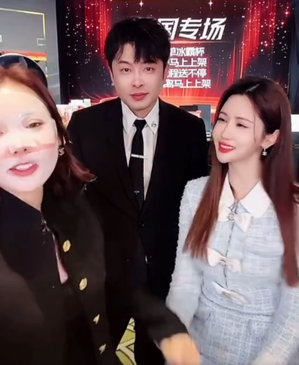 辛巴紧急报备:韩星李多海是我姐,老婆别误会!求生欲拉满(图4) 辛巴紧急报备:韩星李多海是我姐,老婆别误会!求生欲拉满(图4)
